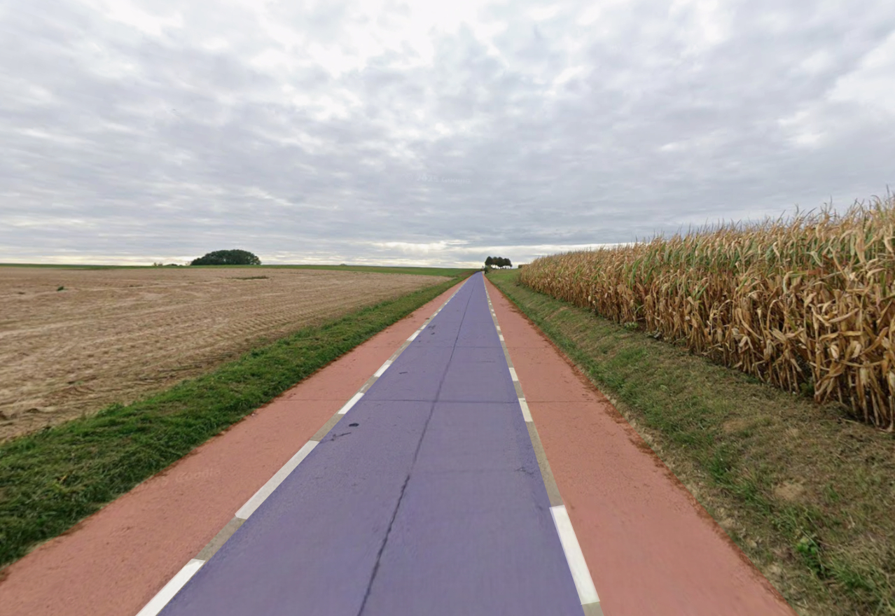 Chaussée à voie centrale avec bandes blanches discontinues parallèles